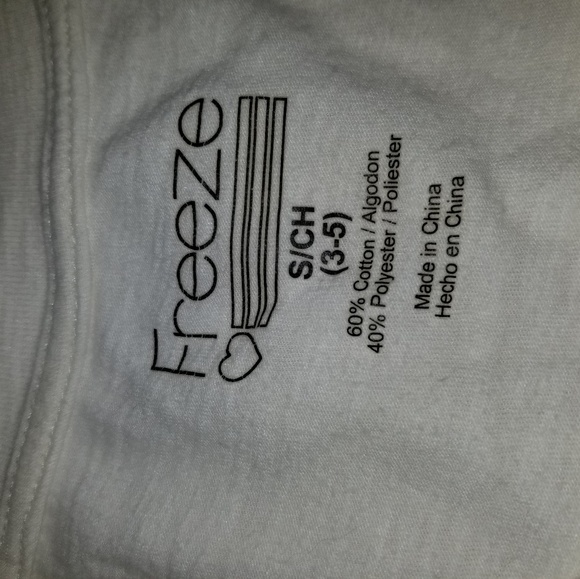 Freeze Girls v neck funny cat tee. - Picture 2 of 3